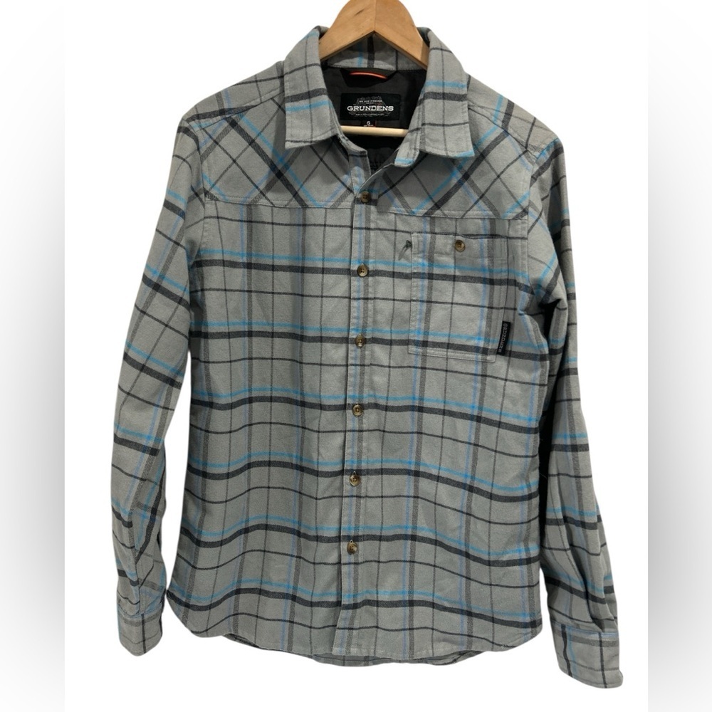 Grundens Steelhead Flannel Long Sleeve Plaid Button Up Shirt in Gray Blue Plaid